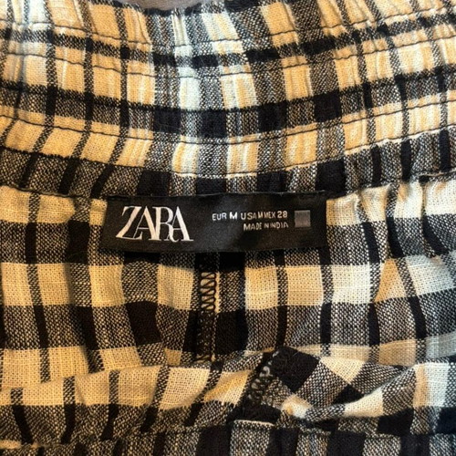 Zara set new, black and white