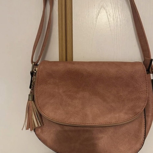 Shoulder bag like new, pink, spacious with many pockets