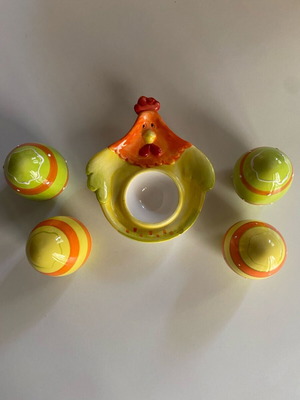 Easter decorations like new with ceramic hen and eggs