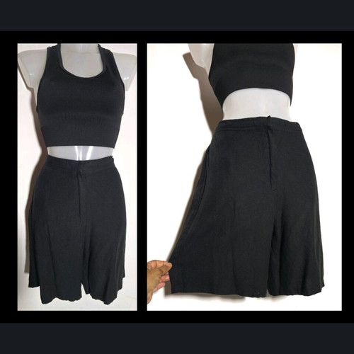 Black bermuda shorts in wide straight line like new, size S/M