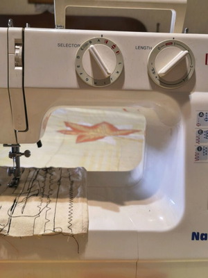 Tabletop sewing machine like new