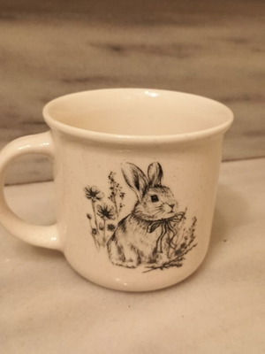 Ceramic Easter mug new with bunny pattern