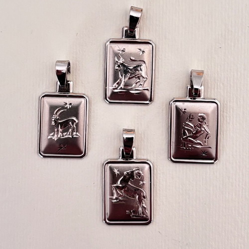 Zodiac white gold k14 pendant like new, platinum plated