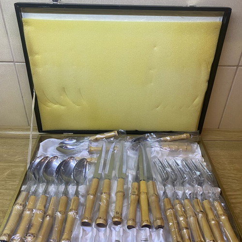 Collectible bamboo and stainless steel cutlery set 24 pieces