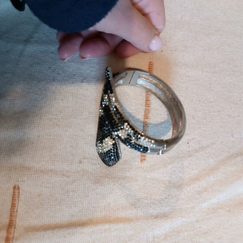 Handmade steel bracelet used with snake design and black silver rhinestones
