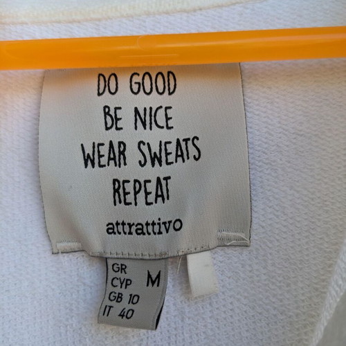 Attrativo oversized white zip-up sweatshirt like new with floral design