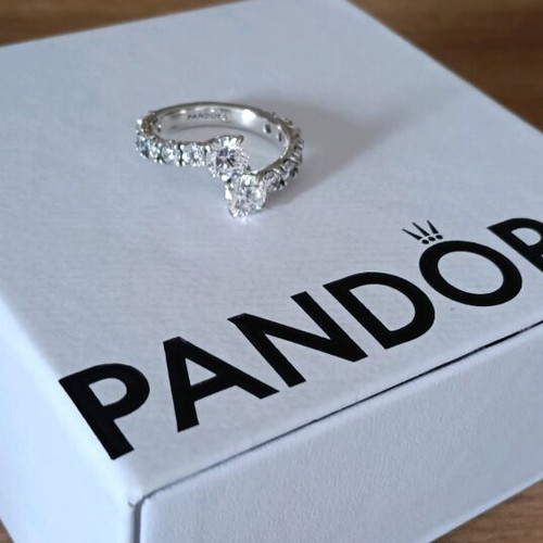 Pandora ring with zircon, new, size 56, silver