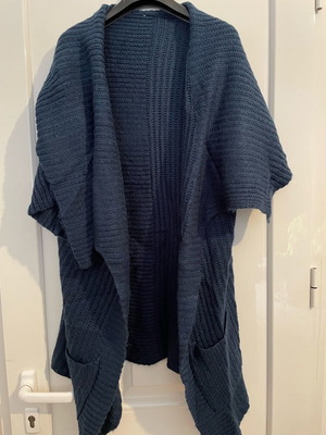 Shrug cardigan short sleeve teal used, one size
