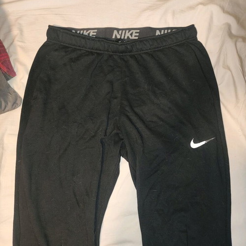 Nike sportswear black used, size large