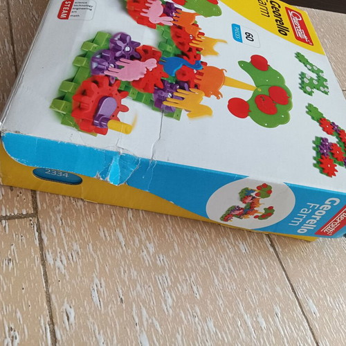 Quercetti Georello Farm construction toy like new, 111 pieces