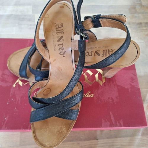 Alfred Italian leather sandals with wooden high heel used