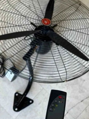 Επαγγελματικός επιτοίχιος ανεμιστήρας 320W με 2 τηλεχειριστήρια, 3 ταχύτητες