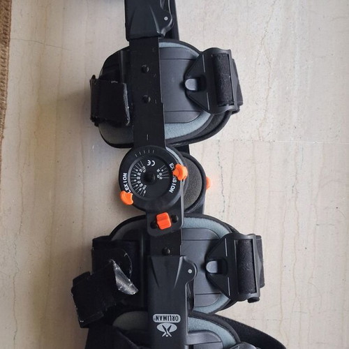 Adjustable Knee Brace Everyday 94260 Orliman like new, black, one size