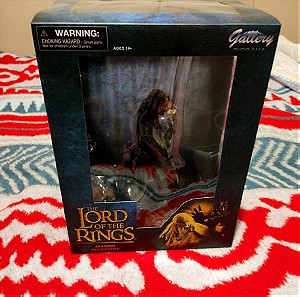 DIAMOND SELECT LORD OF THE RINGS ARAGORN PVC STATUE