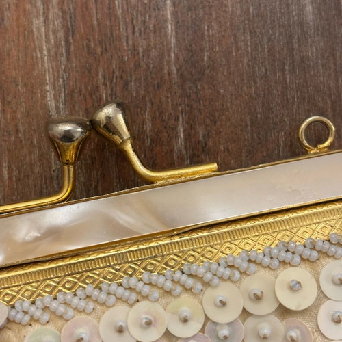 Vintage τσαντάκι clutch με παγιέτες σαν καινούργιο, άσπρο και χρυσαφί