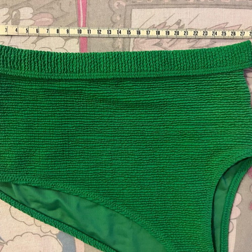 Green bikini with one shoulder and high waist used, size S