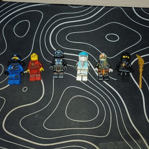 Lego Ninjago and Chima minifigures used