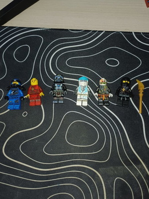 Lego Ninjago and Chima minifigures used