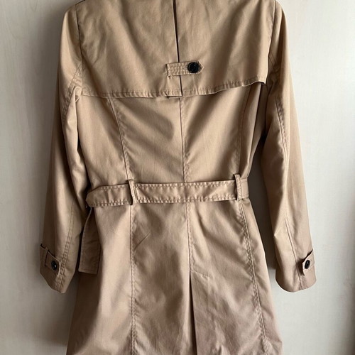 Stradivarius women's trench coat size Medium like new, beige