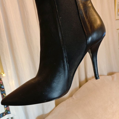 Ovye leather ankle boots like new, size 40, black