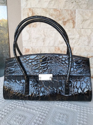 Δερμάτινη τσάντα λουστρινή σκούρο καφέ