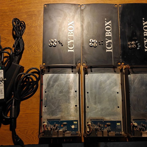 Icy Box 3-Pack External Enclosures for 3.5'' Sata HDDs used