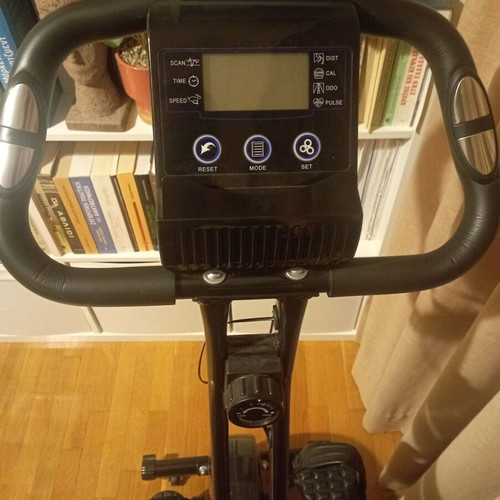 Exercise bike like new, foldable