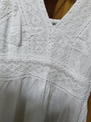 Cotton dresses size L, white and olive