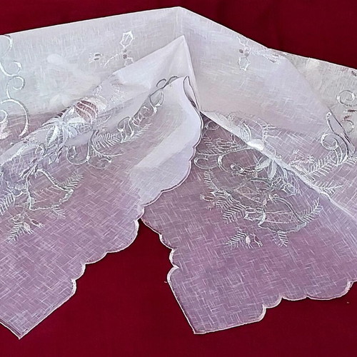 Christmas small tablecloth new with silver embroidery
