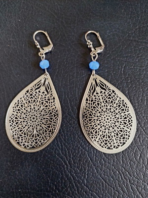 Metal earrings silver color like new