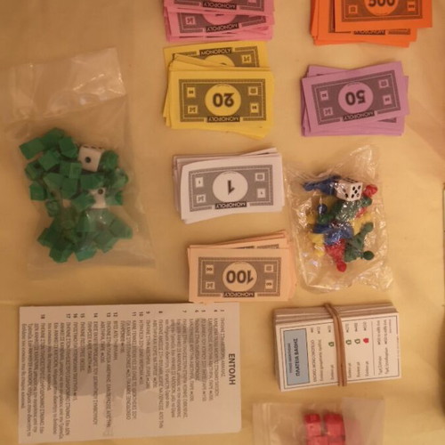 Hasbro 2014 Monopoly Mini board game
