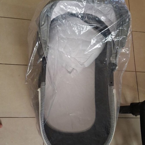 Quax Avenue Trio Chevron Grey stroller set like new with accessories
