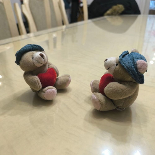 Set of 2 teddy bears with heart like new