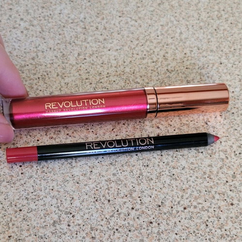 Revolution Beauty Retro Lux Metallic "Regent" lip set like new