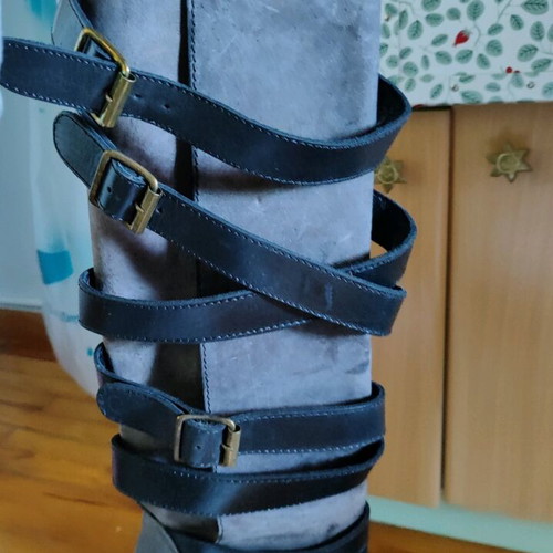 Steve Madden women's boots grey, like new, size 38