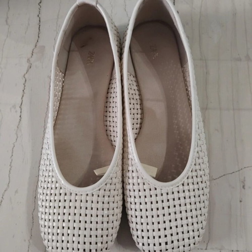 Zara ballerinas size 38 like new beige