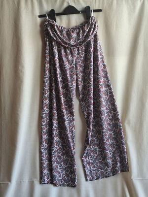 Estro Woman Medium Παντελόνα Wide Leg με λαχούρι σαν καινούργιο