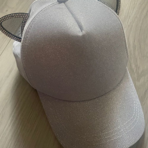 Cap like new, silver color