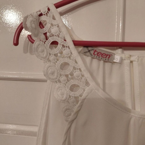 White blouse with lace sleeves size S like new