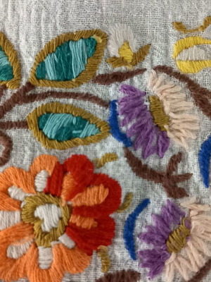 Embroidered table linen set of 2 pieces used