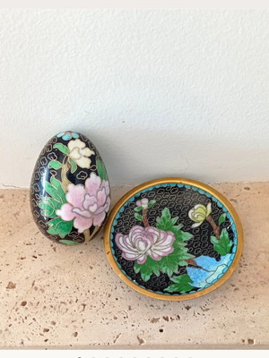 Vintage cloisonné egg and saucer set like new