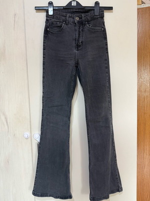 Bershka black bell-bottom jeans like new