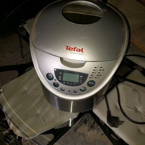 Tefal bread maker used, works without grounding