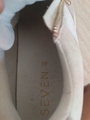 Seven women's shoes size 40 used with visible marks