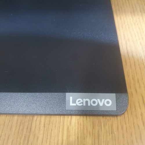 Lenovo All In One PC 21.5" like new, Core i5, 8GB RAM, 256GB SSD
