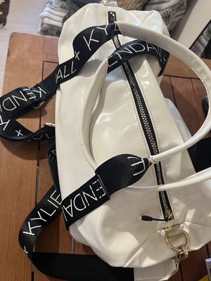 Kendal&Kylie shoulder travel and gym bag used