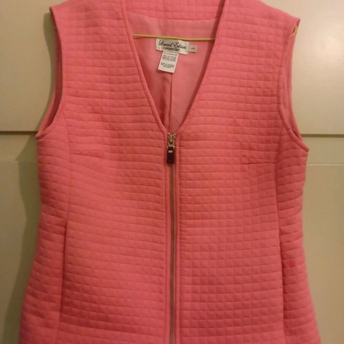 London Fog pink quilted vest medium like new