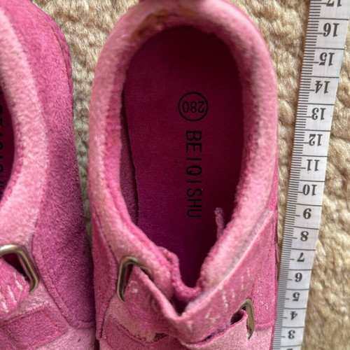 Children's Anatomical Sneakers like new, pink, size 28