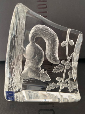 Dartington crystal paperweight new, collectible decorative art glass