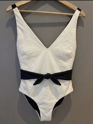 Zara one-piece swimsuit like new, size S, black and white